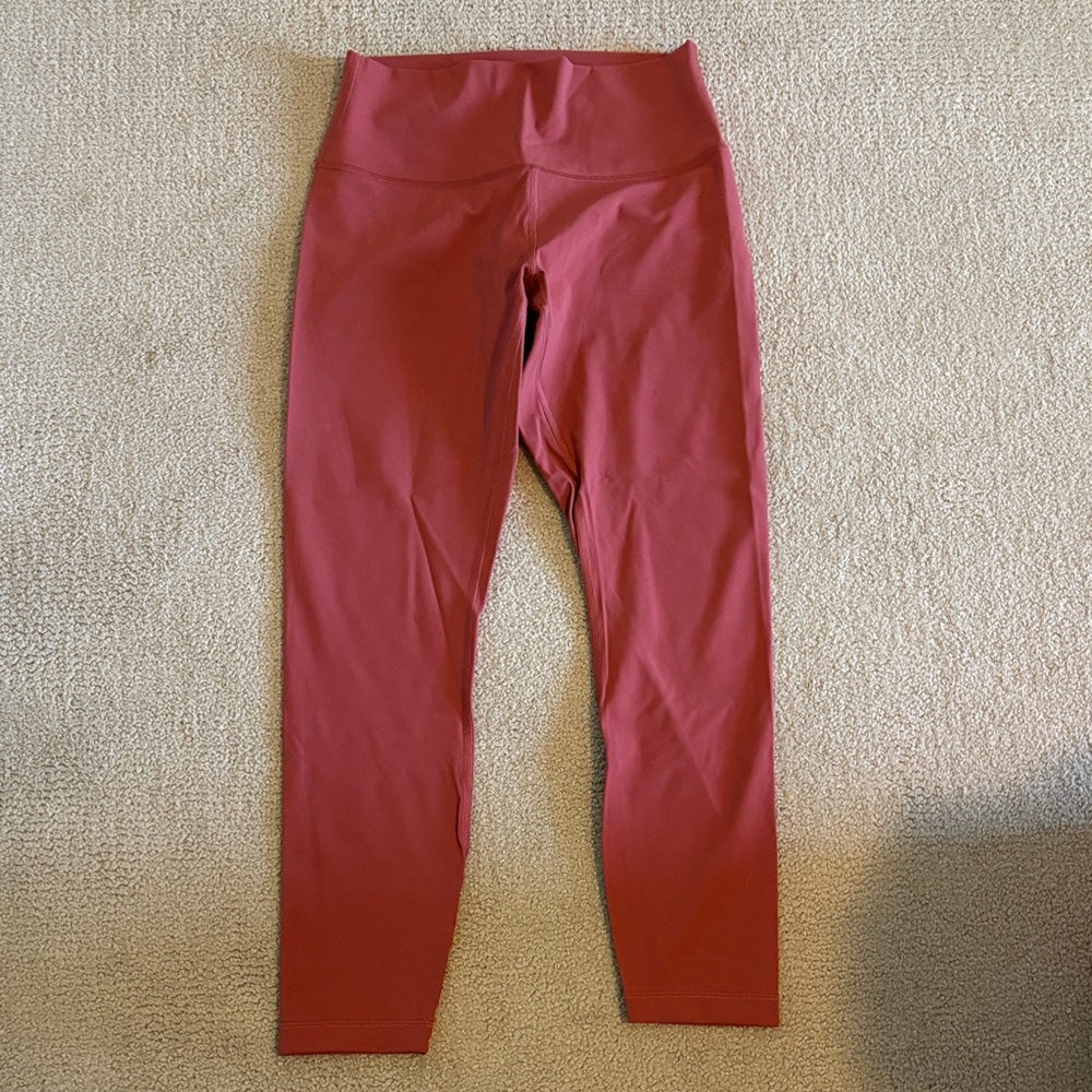 Woman’s Align Leggings Size 8